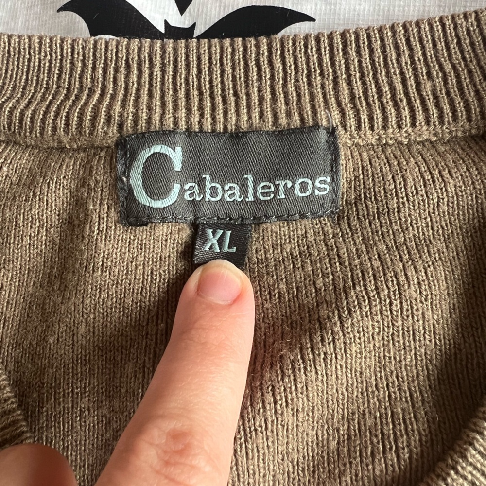 Chaps Men's V-Neck Sweater in Tan - Picture 2 of 2